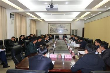 汤明到兰考开展商务考察并与兰考县主要组织会谈