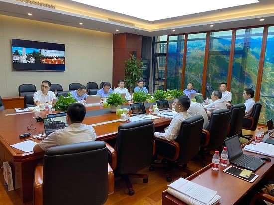 电建路桥企业党委中心组举行第十次集体学习