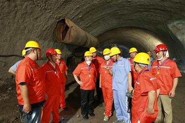 汤明到渝广高速公路产品检查指导工作
