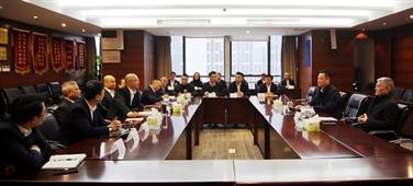 章立峰到西部企业召开座谈会