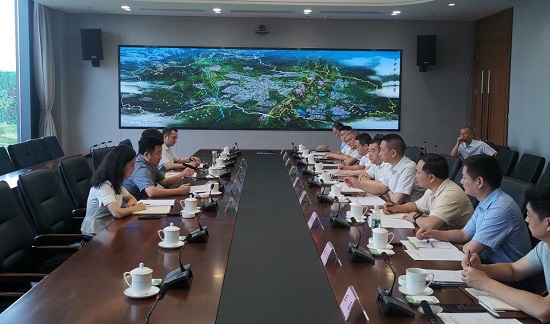汤明拜访成都东部新区党工委书记张瑛