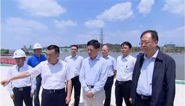 河南省委书记、省人大常委会主任谢伏瞻到企业郑州贾鲁河综合治理工程现场调研